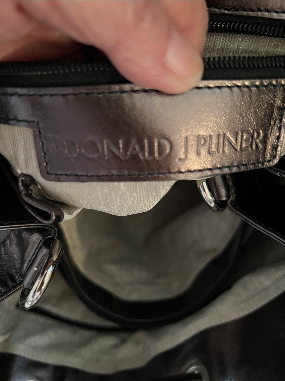 DONALD PLINER VTG XL Black quilted nylon trimmed with Bronze Metallic leather - Picture 9 of 12